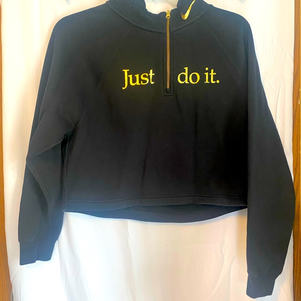 Short long sleeved crop top sweatshirt